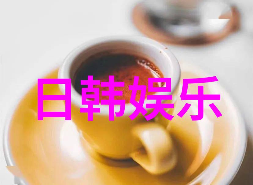 SHE签唱挤爆 记者摔落舞台